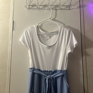 Size medium romper. Never worn